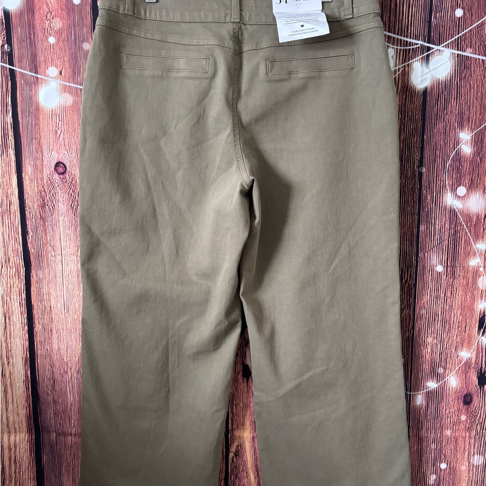 Wide-Leg Cropped Pants in Olive Green - Picture 7 of 7